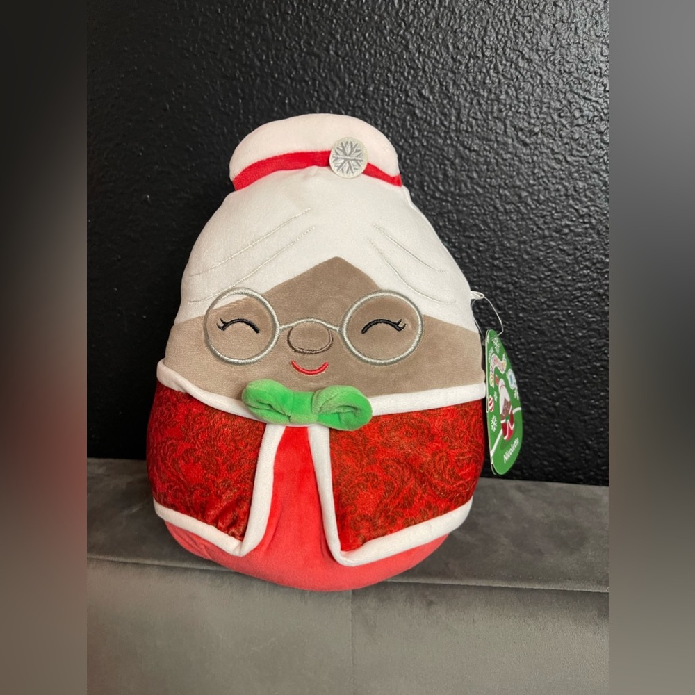 NWT squishmallow 9 inch Nicolette Mrs clause